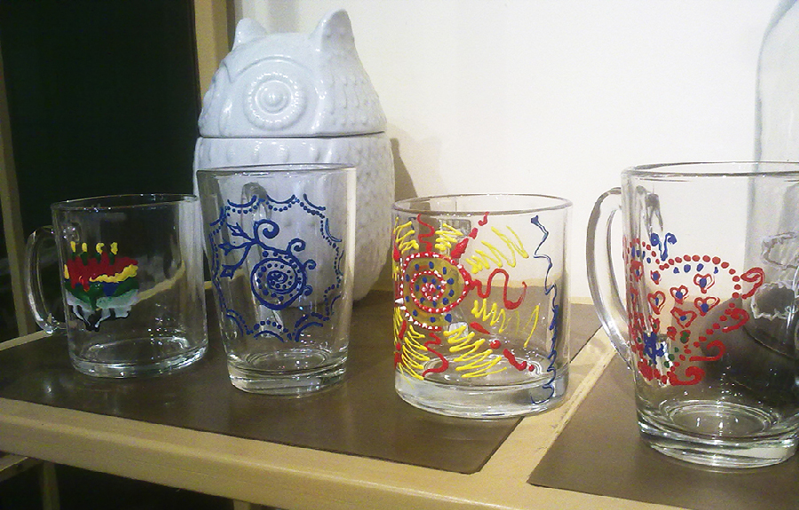 Taller creativo de pintura de tazas