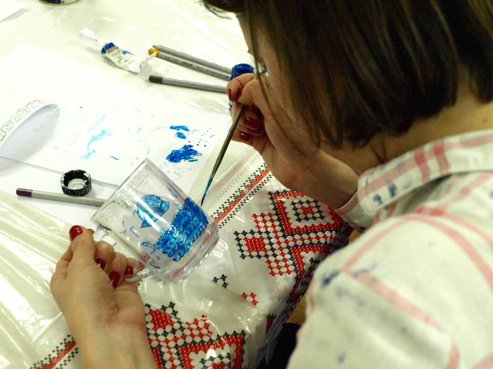 Taller creativo de pintura de tazas - 7