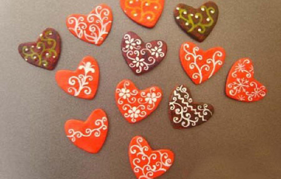 Taller de imanes en forma de corazón para San Valentín