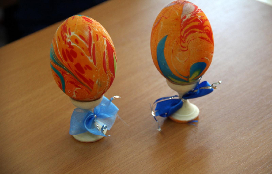 Taller de Pascua de pintura de huevos ebru